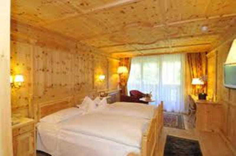 Hotel Perla مادونا دي كامبيليو المظهر الخارجي الصورة