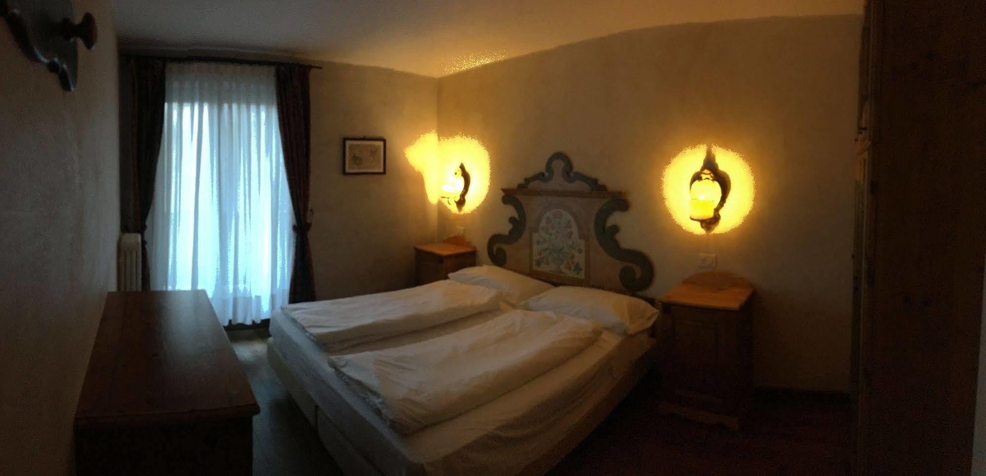 Hotel Perla مادونا دي كامبيليو المظهر الخارجي الصورة