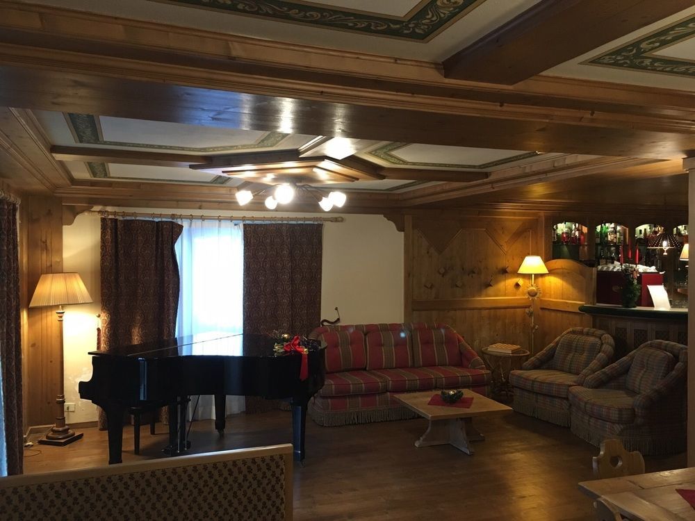 Hotel Perla مادونا دي كامبيليو المظهر الخارجي الصورة