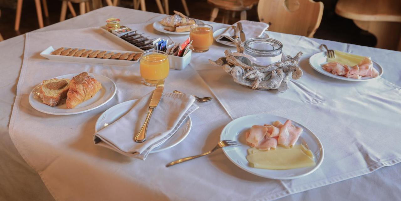Hotel Perla مادونا دي كامبيليو المظهر الخارجي الصورة